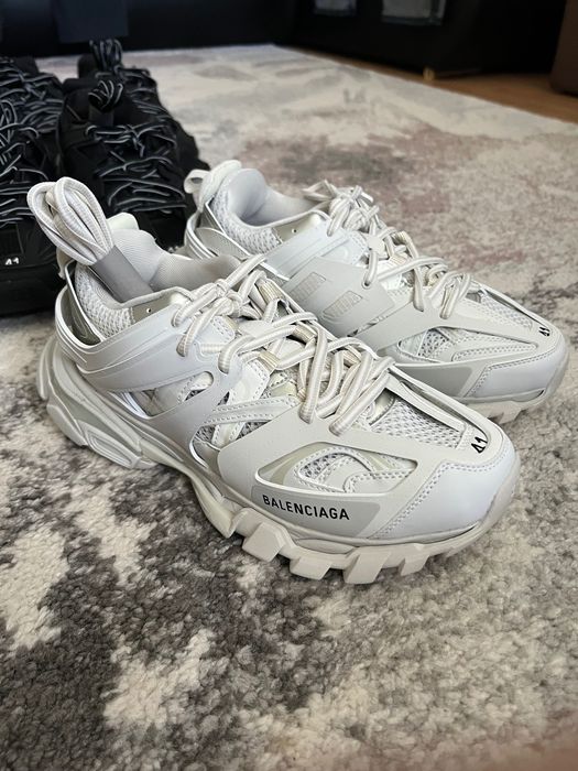 Vând balenciaga track albi/negri
