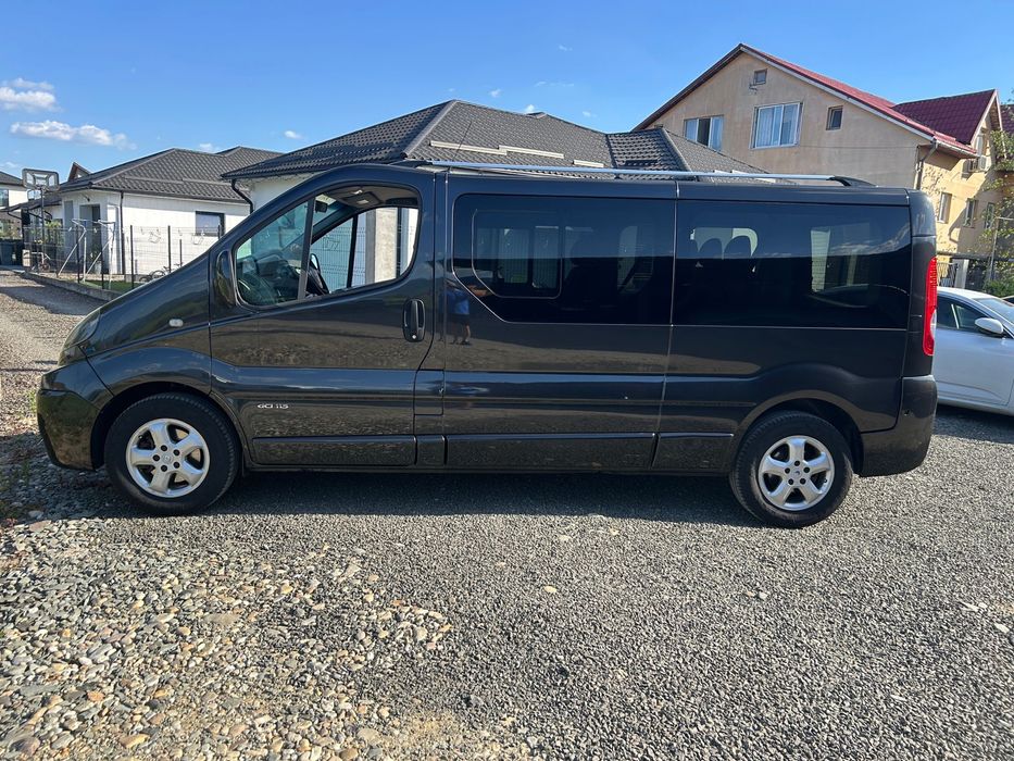 Vând Renault Trafic