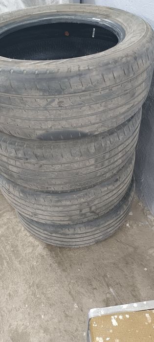 Продаю резину 235/55R17