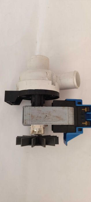 Водна /дренажна / помпа за пералня