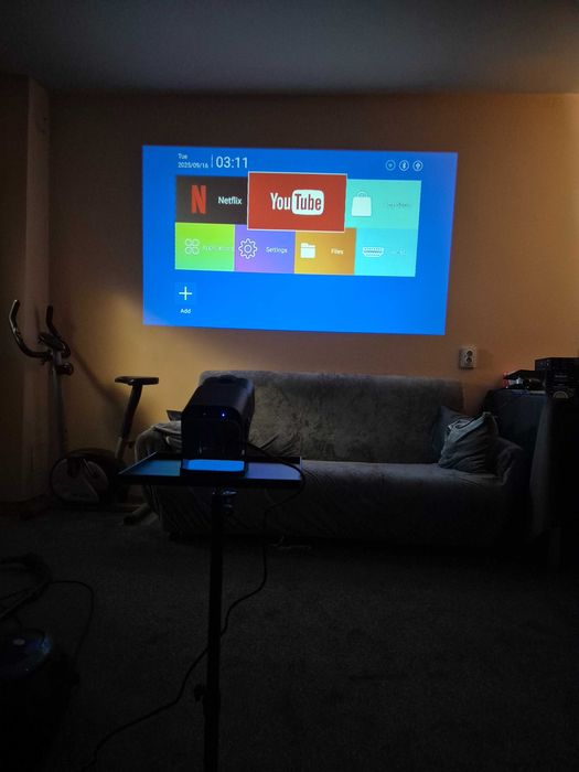 3 броя мини проектора с wifi i android.