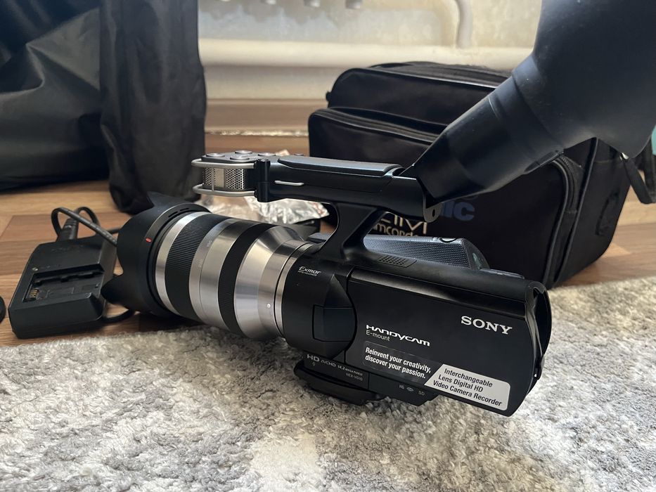 Продам видеокамеру Sony Nex-Vg10