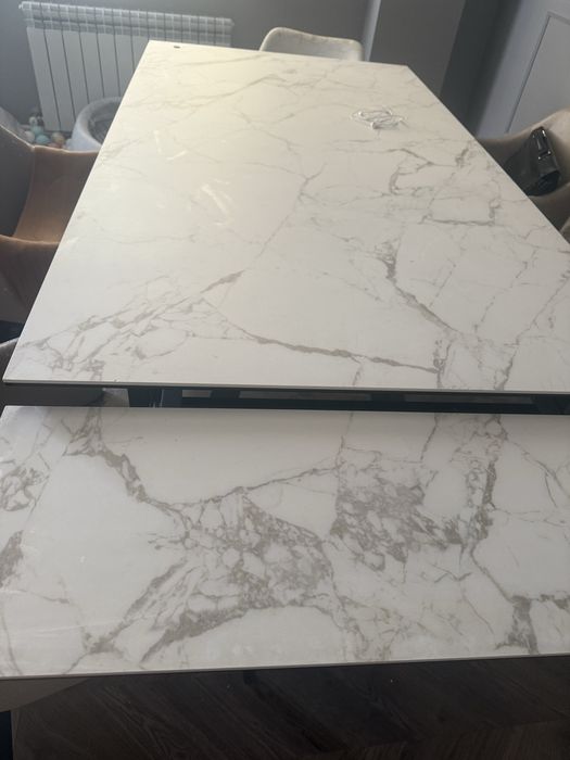 Длинный стол из керамогранита