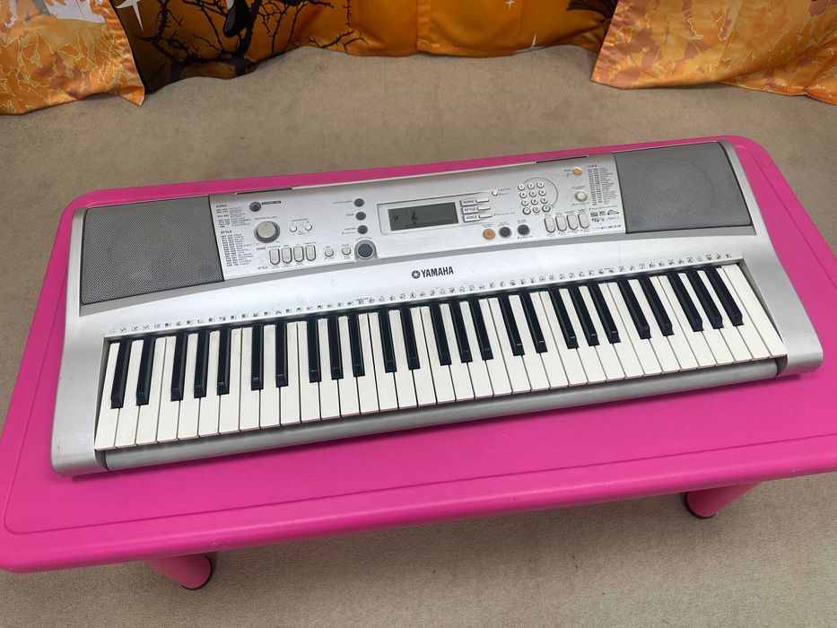 Синтезатор Yamaha PSR-E303