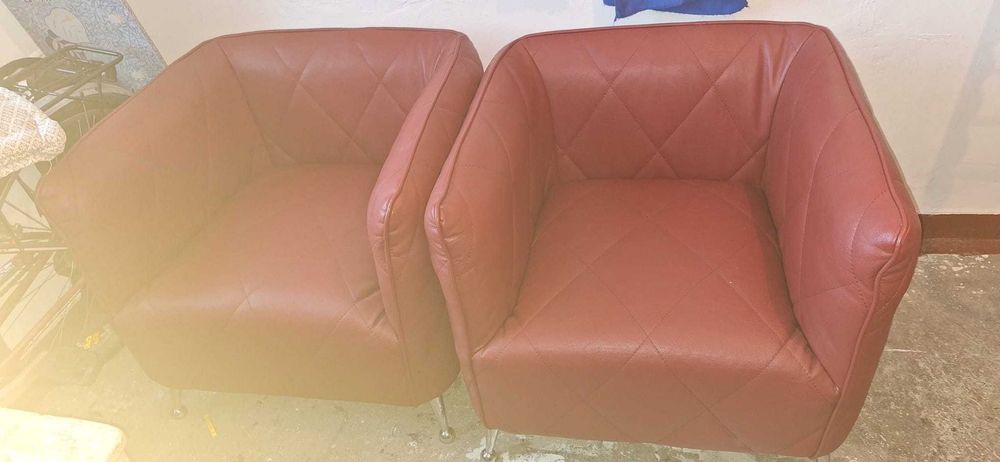 Vand 2 fotolii noi din piele
