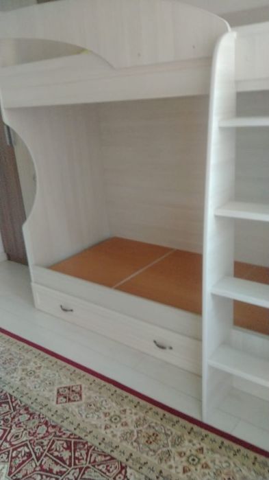 Двухъярусная детская кровать