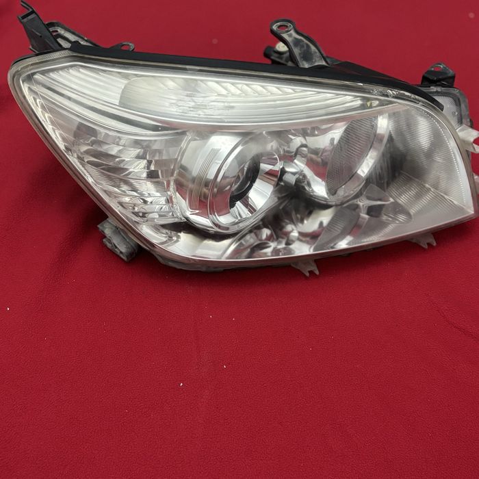 Фар правый Рав4  2006г