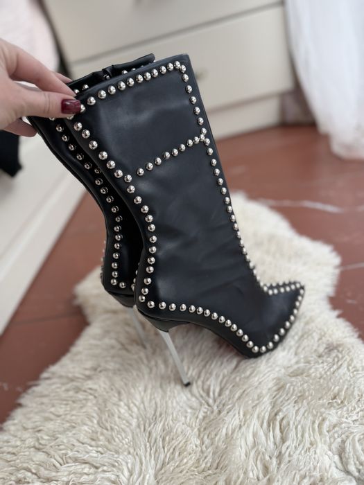 Дамски боти с ток