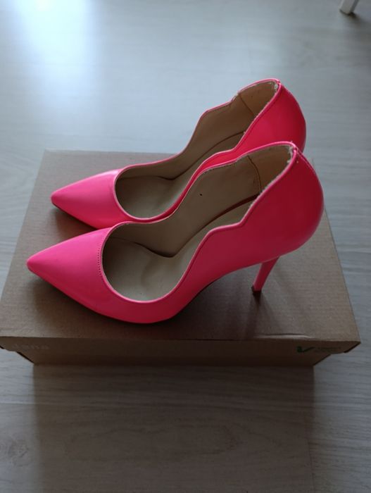 Обувки на висок ток -37 номер