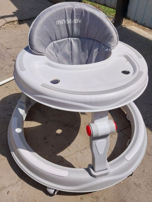 Продам коляску,ходунок, стульчик для кормления.