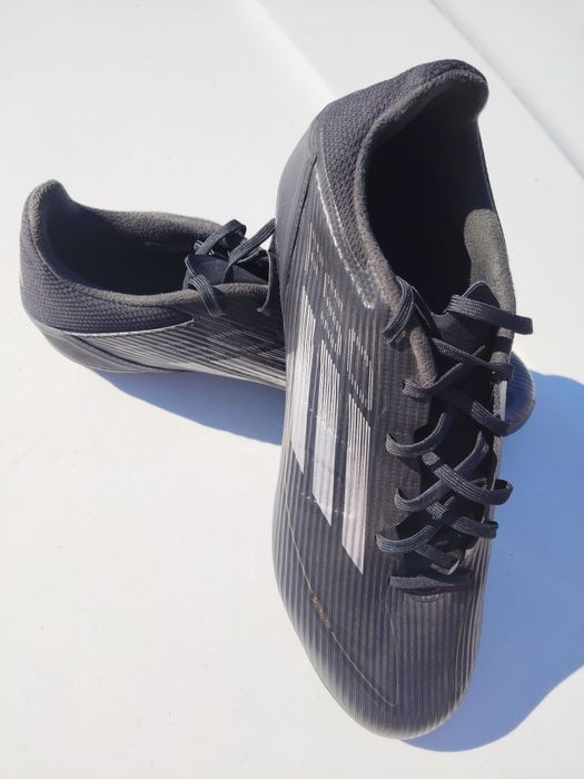 Ghete de fotbal model F50