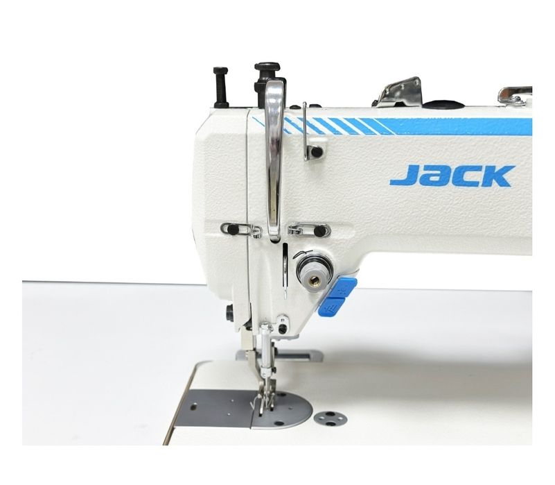 Продам швейную машину