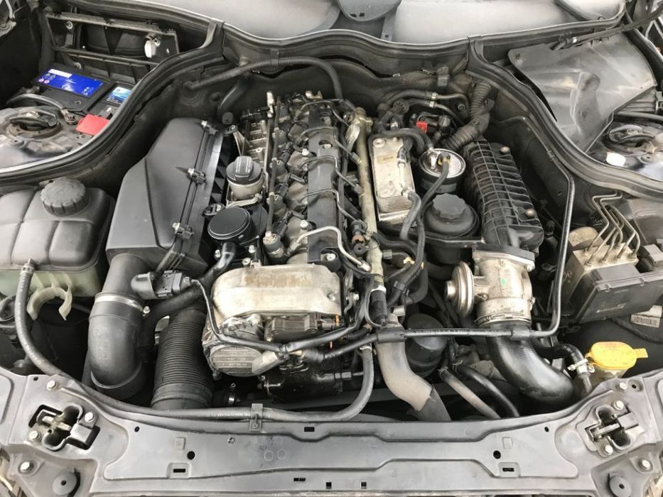 Dezmembrez piese Mercedes C-classe Class 2003