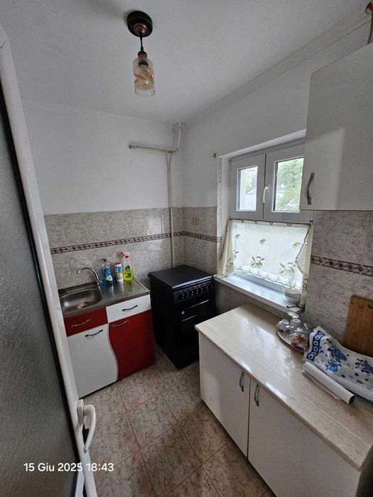 inchiriez garsoniera Str Fulger parter
