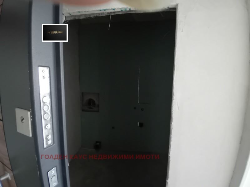 Продава се Двустаен апартамент в Перник, Изток - 54 кв.м за 966 €/кв.м - Снимка #6