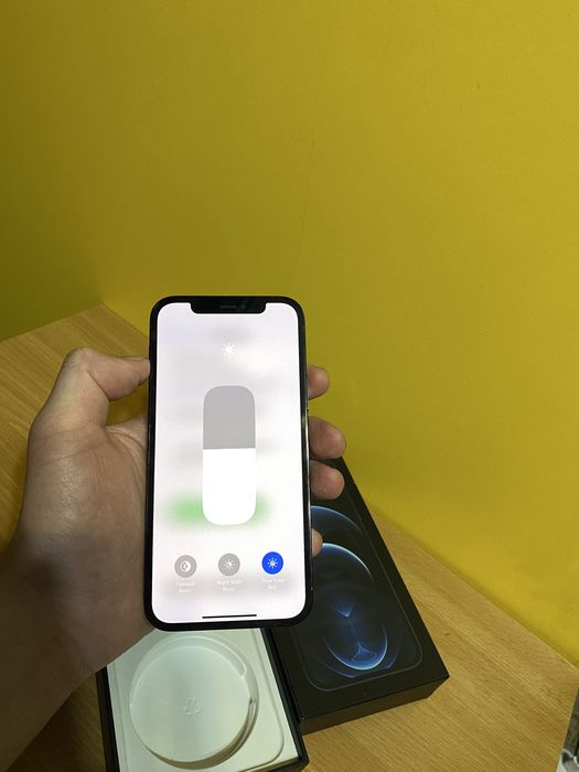Продам iPhone 12pro 256GB