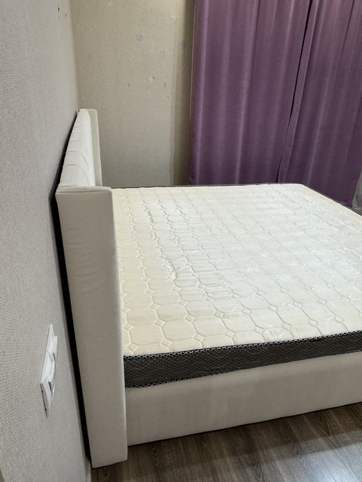 Продам кровать  200х200