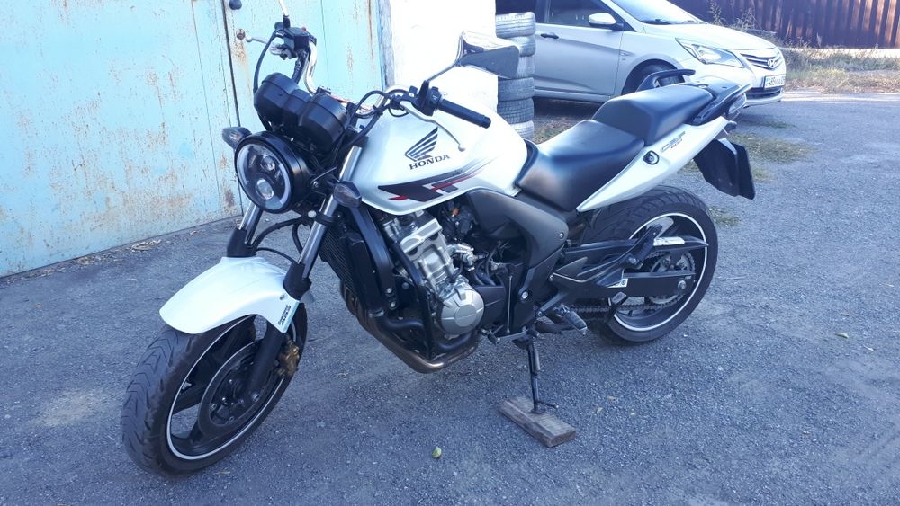 Мотоцикл Honda cbf600