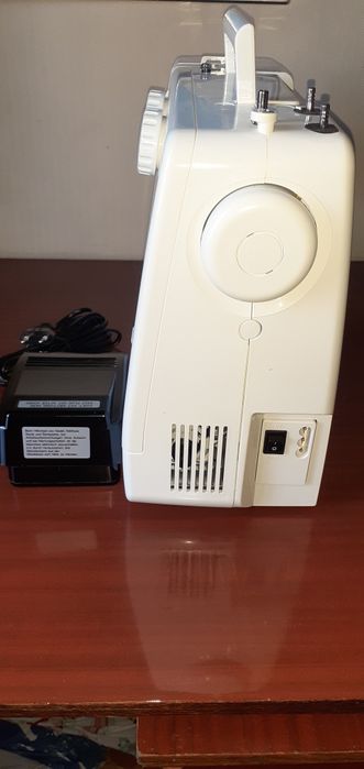 Швейная машинка  JANOME