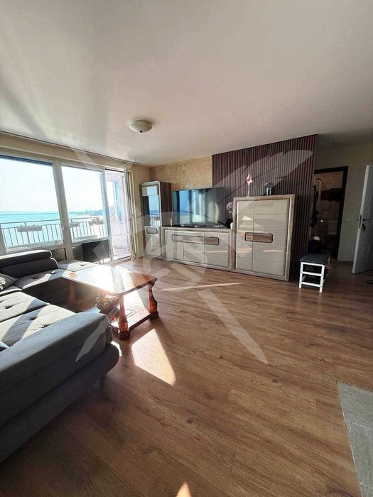 Тристаен - Свети влас