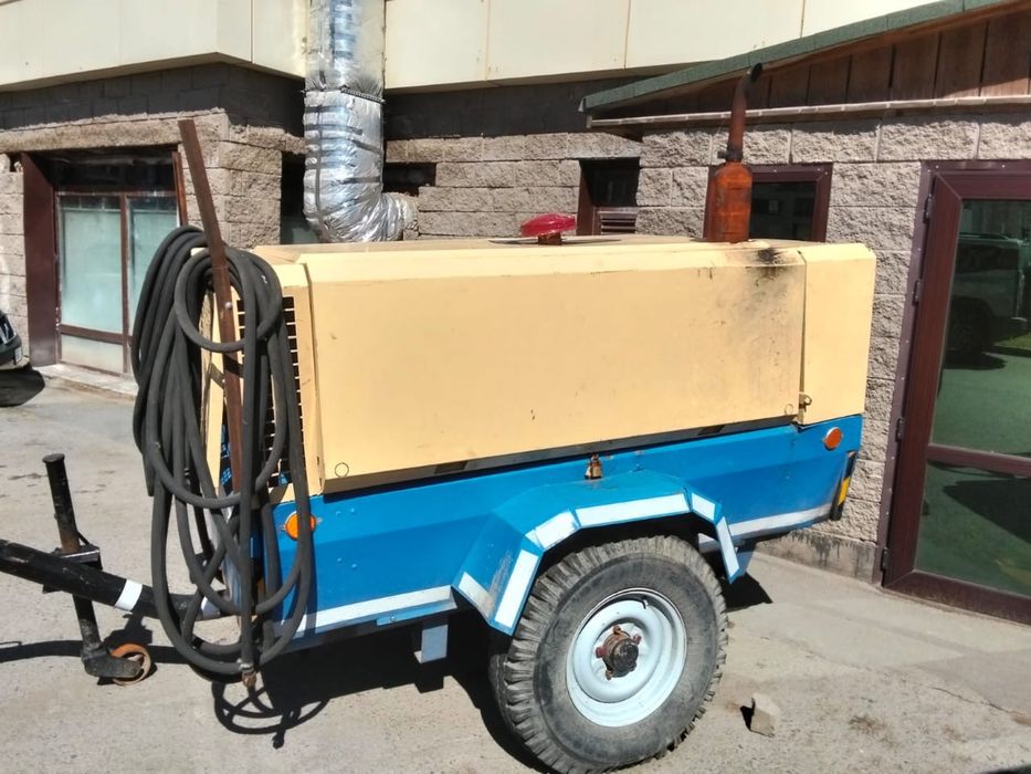 Компрессор для дороги и стройтельство