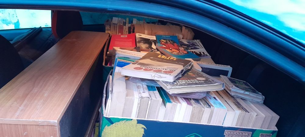 Cărți vechi. Vând urgent.