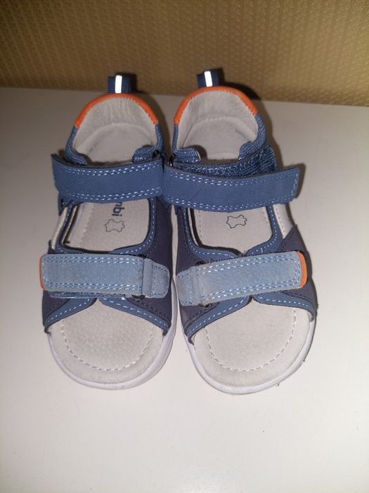 Детские сандалии