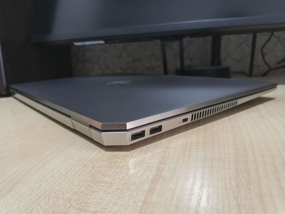 HP ZBook Studio G5 15,6" IPS FHD/CORE™ i7 - 9850H/16GB DDR4/512GB NVMe