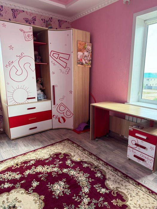 Продам шкаф с партой