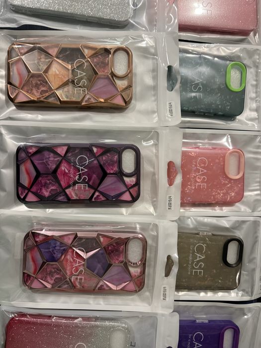 iPhone 16e  различни силиконови гърбове