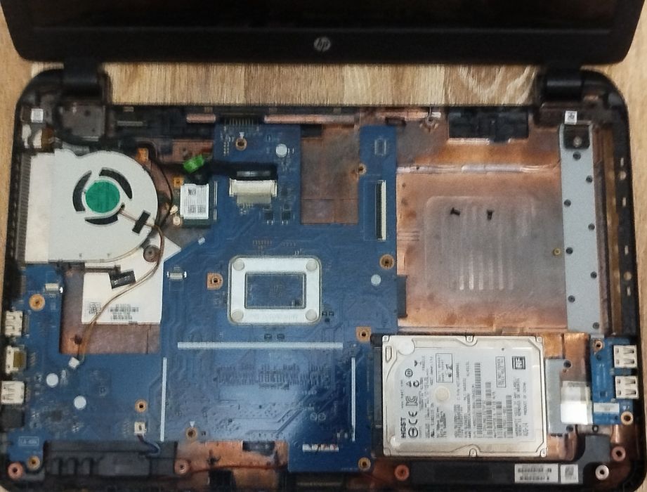 HP 15-r151nr 

Ноутбук подаёт признак