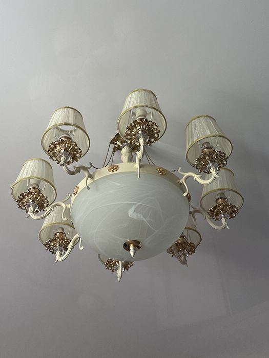 Продам люстру классическая