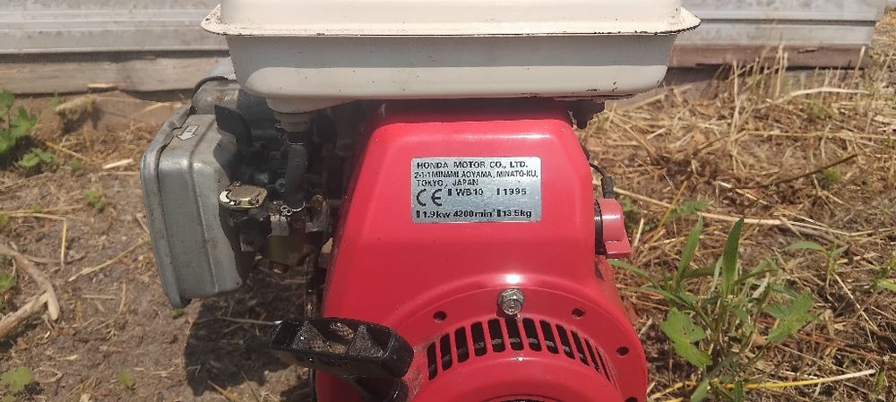 Водна помпа с бензинов двигател Honda