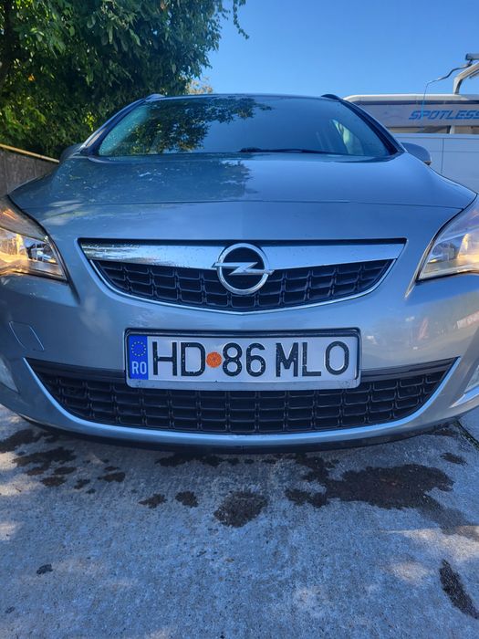 Opel Astra J 2012