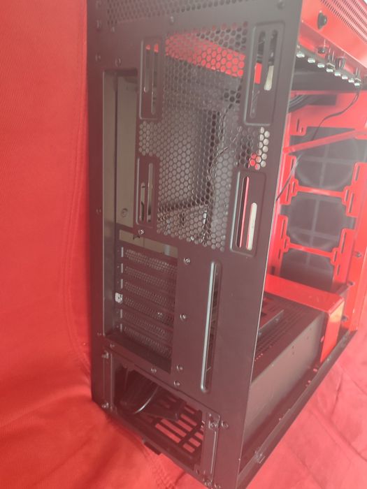 Carcasa NZXT H700B