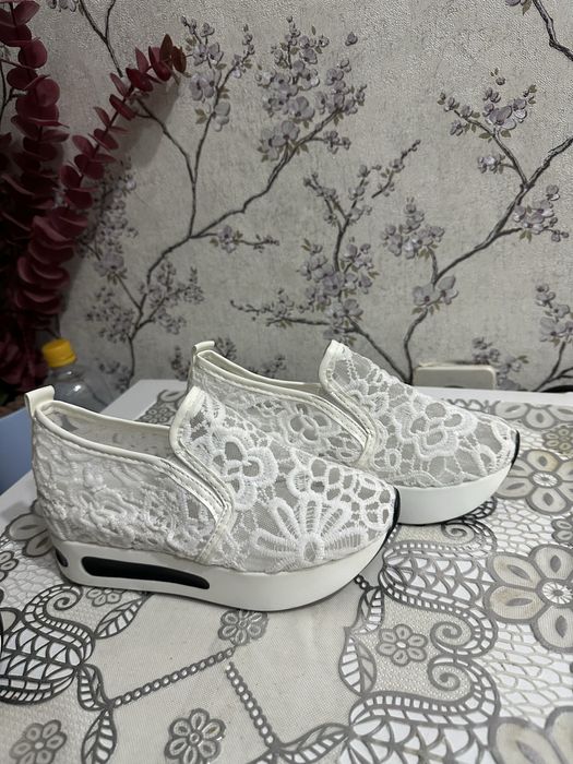 Продам обувь новая