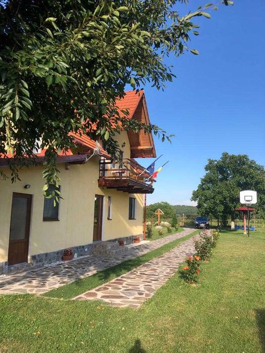 Cabana de inchiriat