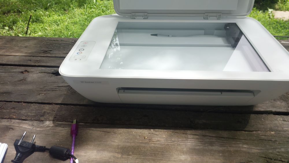 продам принтер б.у DeckJet 2320
