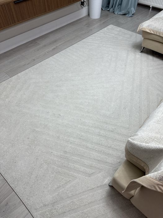 Продам ковры 2/3 в хорошем состоянии