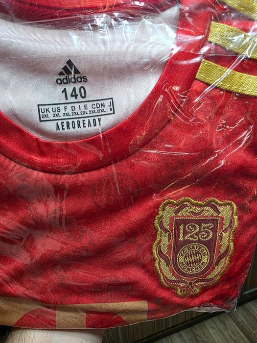 Set Echipament FC Bayern München - Ediție Aniversară 125 Ani - MUSIALA 42 (Copii)