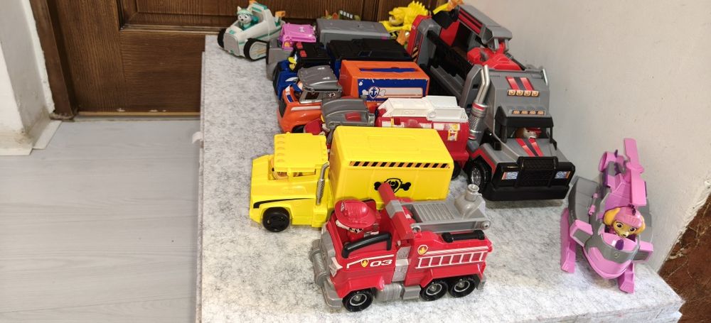 Mega Lot Paw Patrol - Camion Patrulator + 14 Vehicule cu Figurine