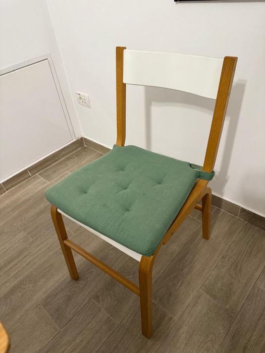 Set Masa de bucatarie din bambus cu patru scaune