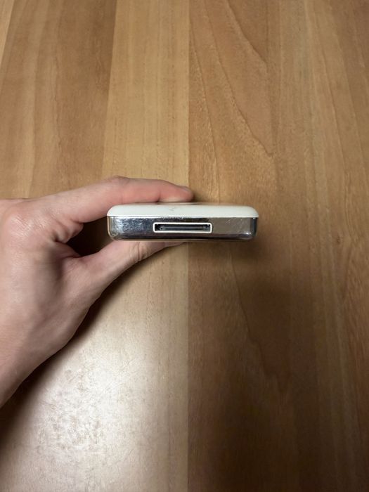 Ipod gen 4 Monochrome perfect functional