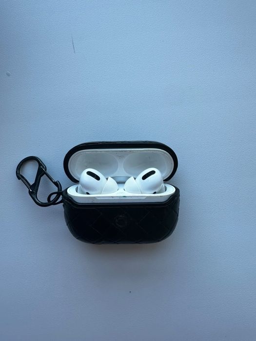 Оригинальные Airpods Pro 2 продам