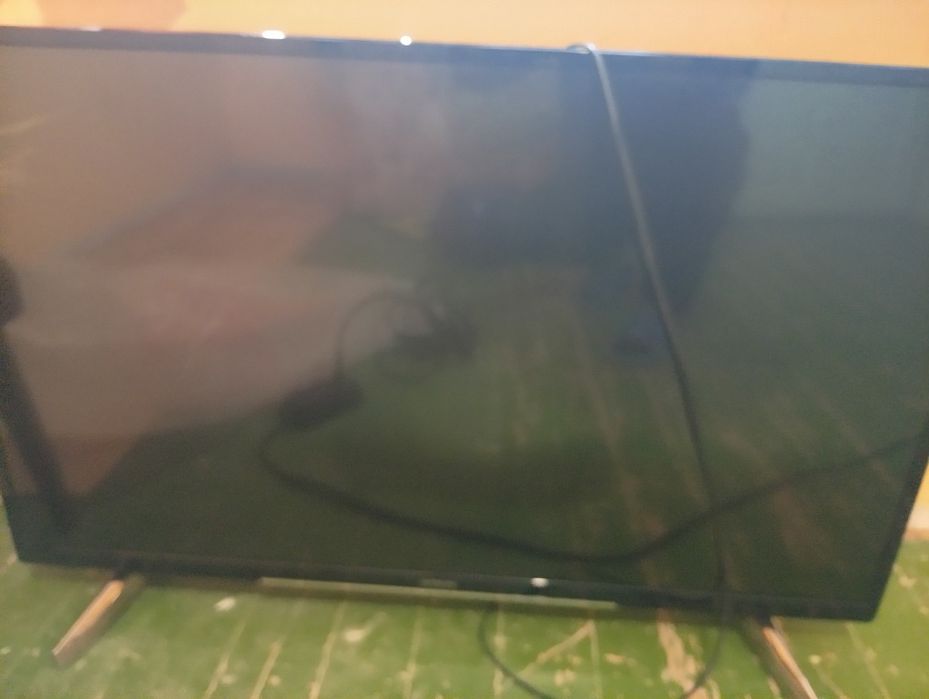 Лед тв хитачи43 инча