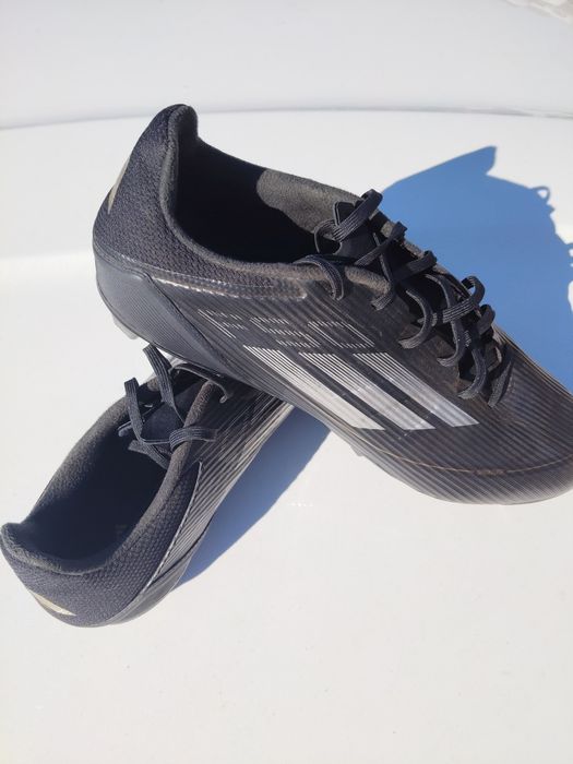 Ghete de fotbal model F50
