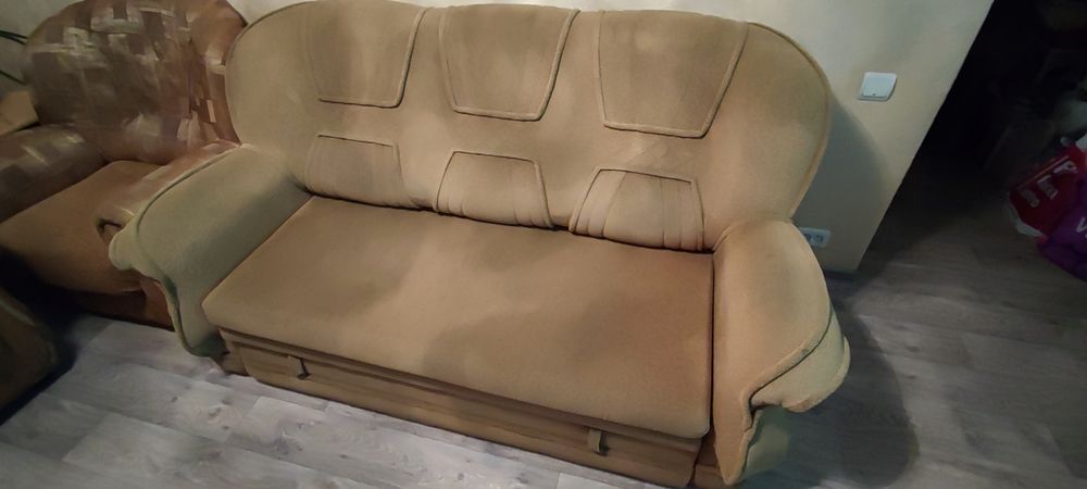 Продам диван и два кресла