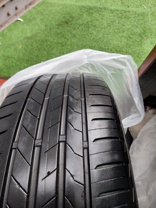 Шина Bridgestone 235/50/20