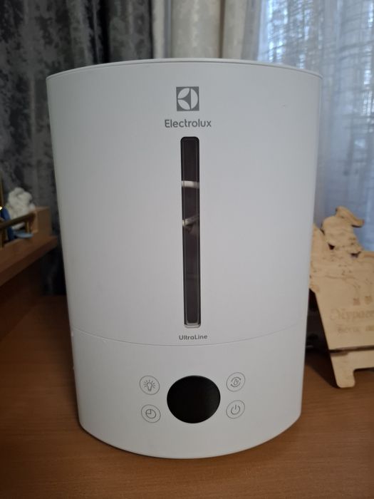 Увлажнитель Electrolux UltraLine Humidifier