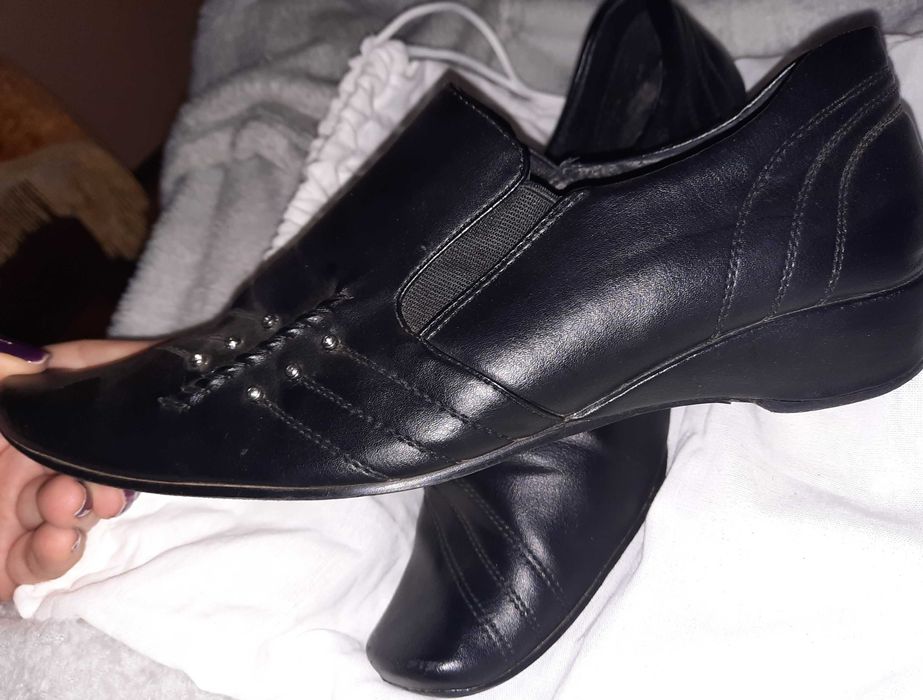 Дамски кожени обувки